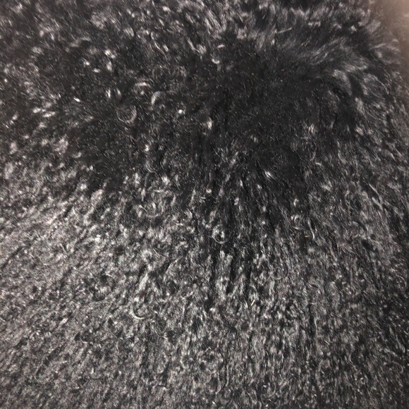 Mongolian Lamb Pillow with zip closure. - Picture 4 of 5